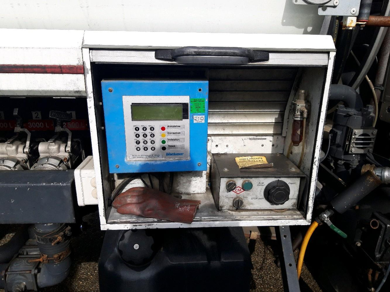 Xe bồn RENAULT MIDLUM CITERNE 7500: hình 14