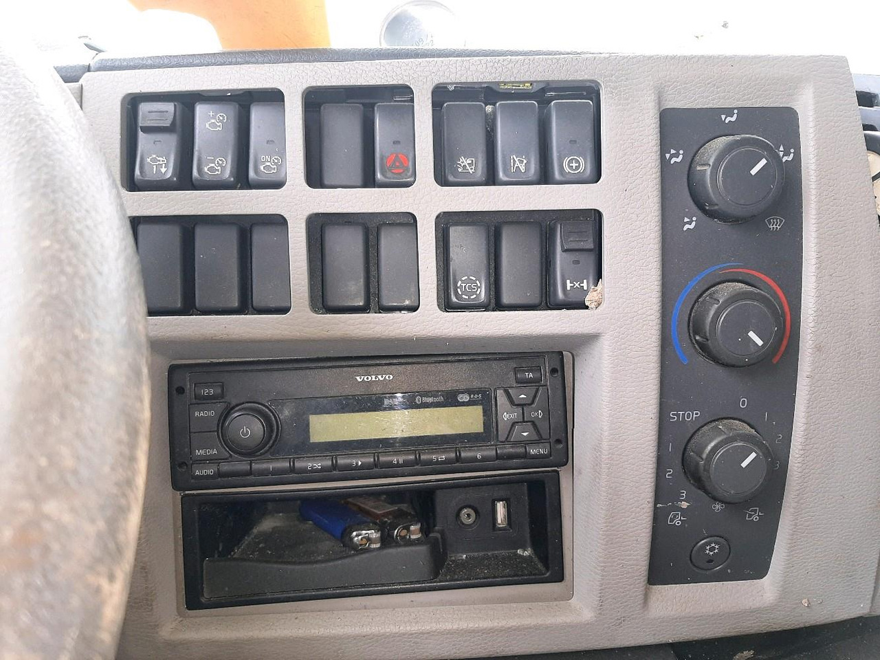 Cho thuê VOLVO FL 280 CITERNE VOLVO FL 280 CITERNE: hình 9