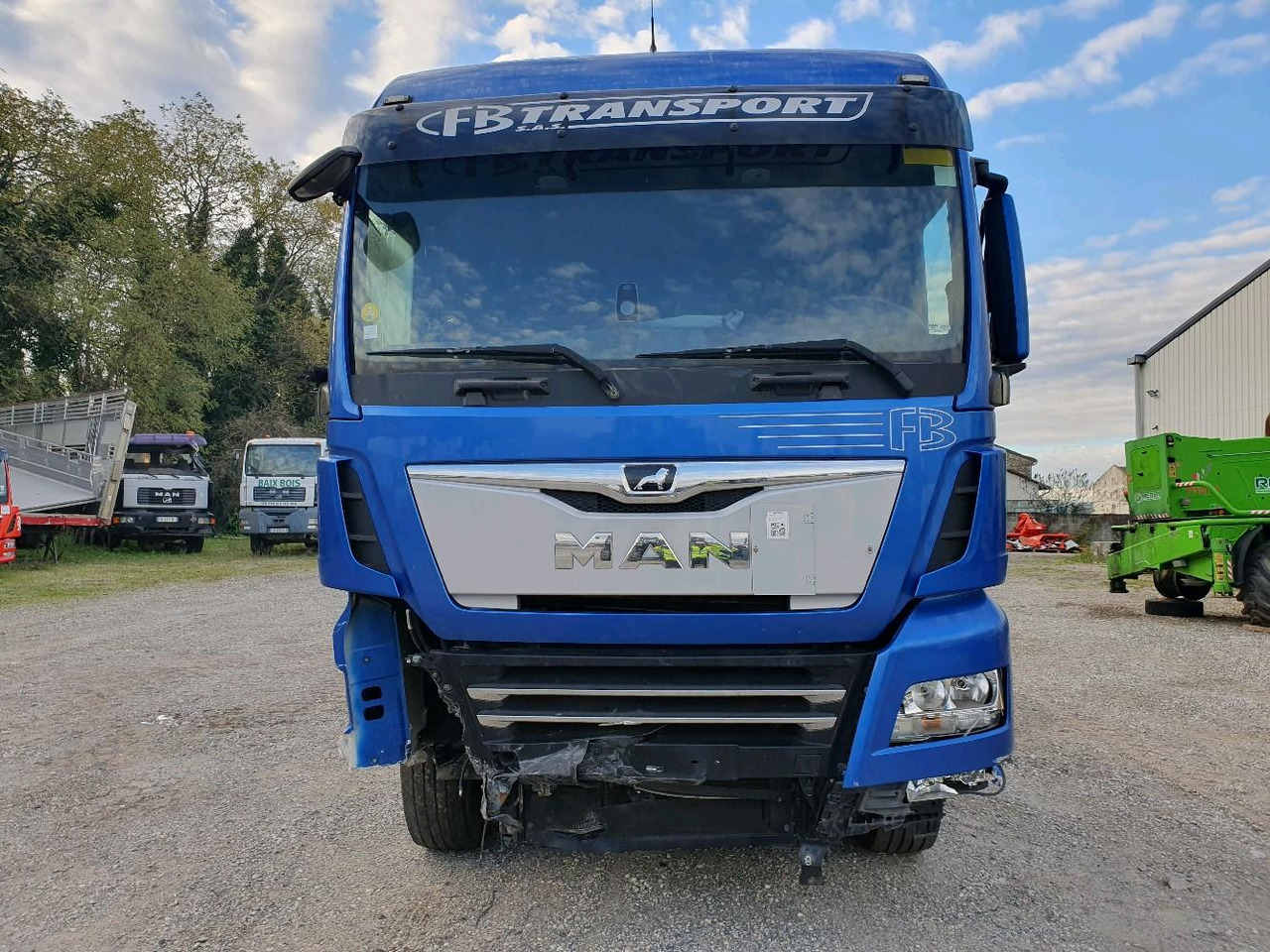 MN 19.470 - Xe đầu kéo: hình 2 MN 19.470 - Xe đầu kéo: hình 2