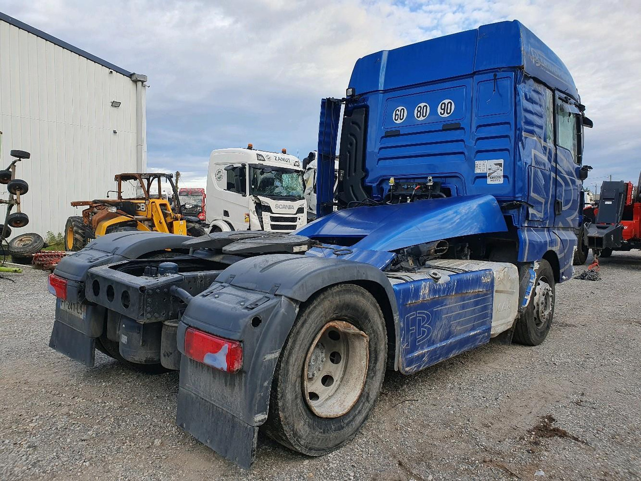 MN 19.470 - Xe đầu kéo: hình 4 MN 19.470 - Xe đầu kéo: hình 4