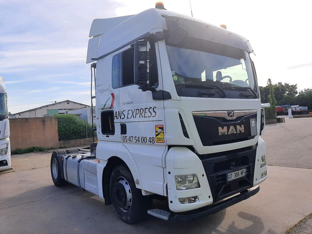 MN TGX 18.510 - Xe đầu kéo: hình 1 MN TGX 18.510 - Xe đầu kéo: hình 1