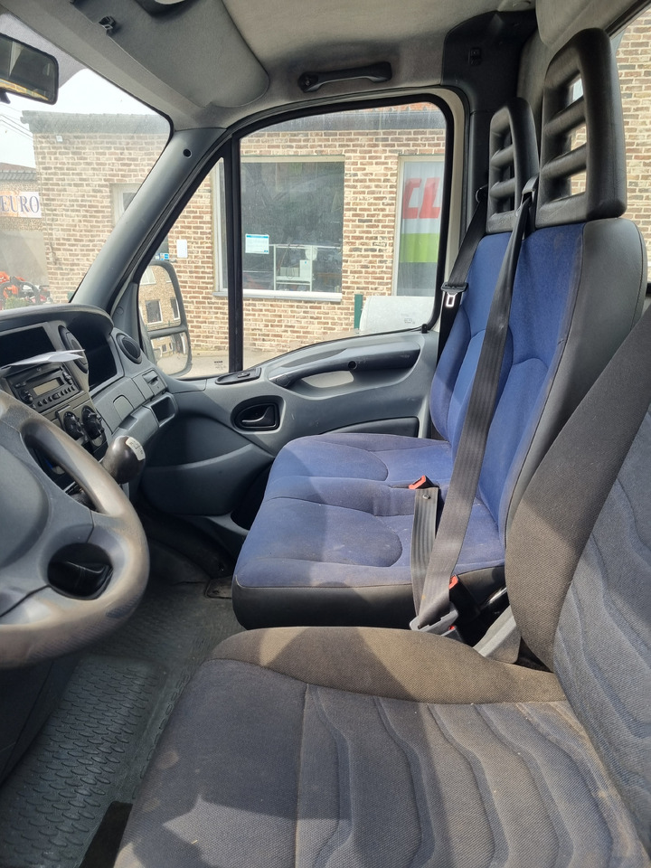 IVECO DAILY 35C18 - Xe đầu kéo mini: hình 5 IVECO DAILY 35C18 - Xe đầu kéo mini: hình 5