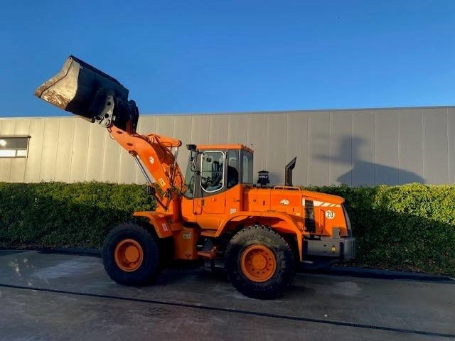 Doosan DL 200 - Máy xúc lật bánh lốp: hình 5 Doosan DL 200 - Máy xúc lật bánh lốp: hình 5