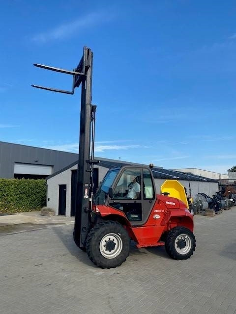 Manitou M 30.4 - Xe nâng địa hình gồ ghề: hình 2 Manitou M 30.4 - Xe nâng địa hình gồ ghề: hình 2