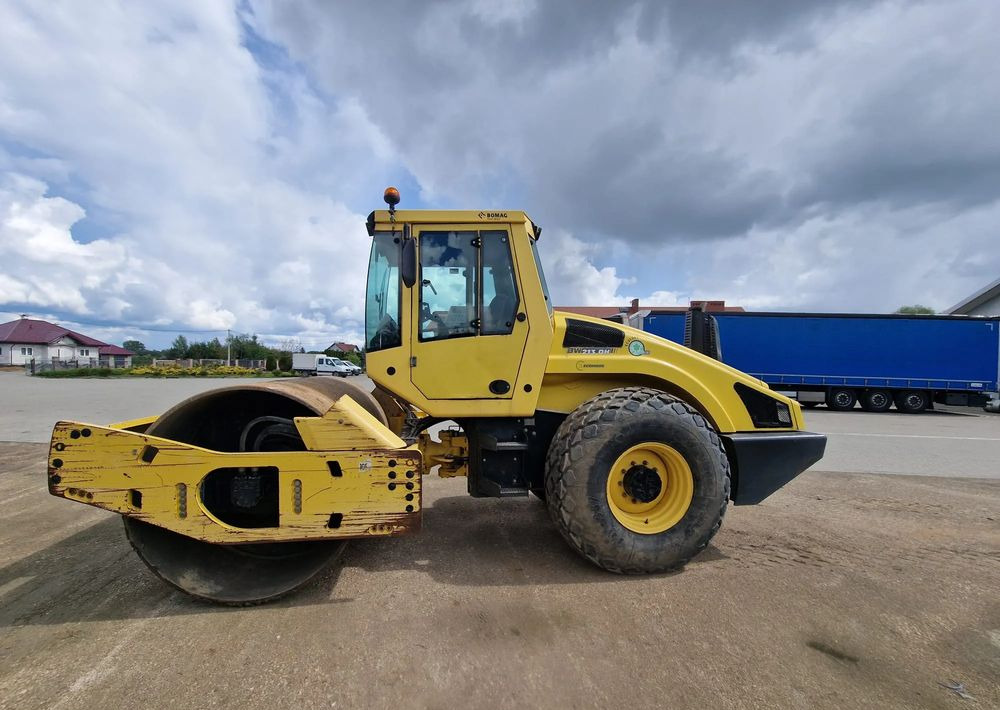 Bomag Bw 213 DH-4 - Máy lăn: hình 4 Bomag Bw 213 DH-4 - Máy lăn: hình 4
