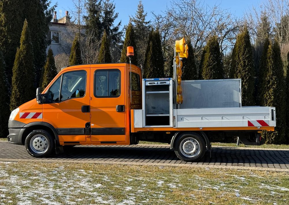 Iveco DAILY 35S13 - Xe van thùng mui bạt: hình 4 Iveco DAILY 35S13 - Xe van thùng mui bạt: hình 4