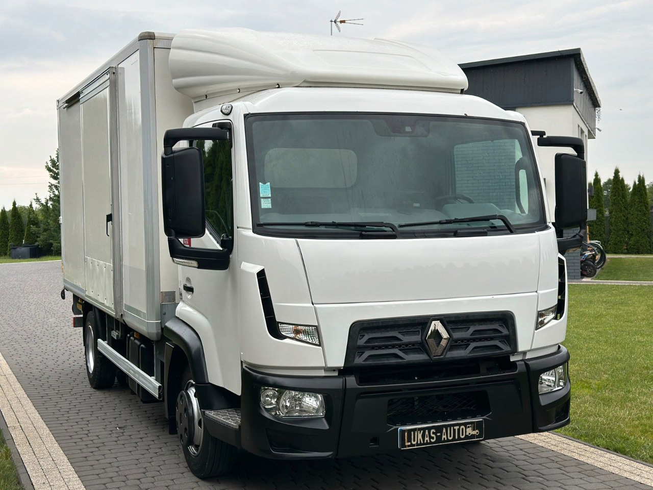 Renault D 7.5 LIFT 7,5 T AUTOMATIC GEARBOX CAMERA - Xe tải hộp: hình 3 Renault D 7.5 LIFT 7,5 T AUTOMATIC GEARBOX CAMERA - Xe tải hộp: hình 3