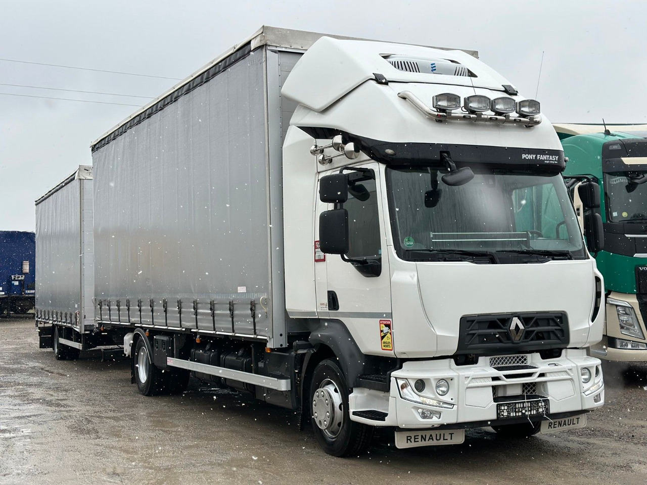 Renault D14 MANUAL AIR CONDITIONIG - Xe tải thùng mui bạt: hình 3 Renault D14 MANUAL AIR CONDITIONIG - Xe tải thùng mui bạt: hình 3