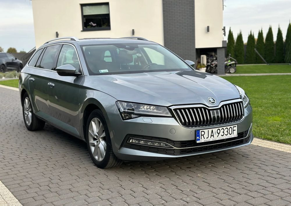 Skoda Superb 2.0 TDI SCR Style DSG - Xe wagon: hình 3 Skoda Superb 2.0 TDI SCR Style DSG - Xe wagon: hình 3