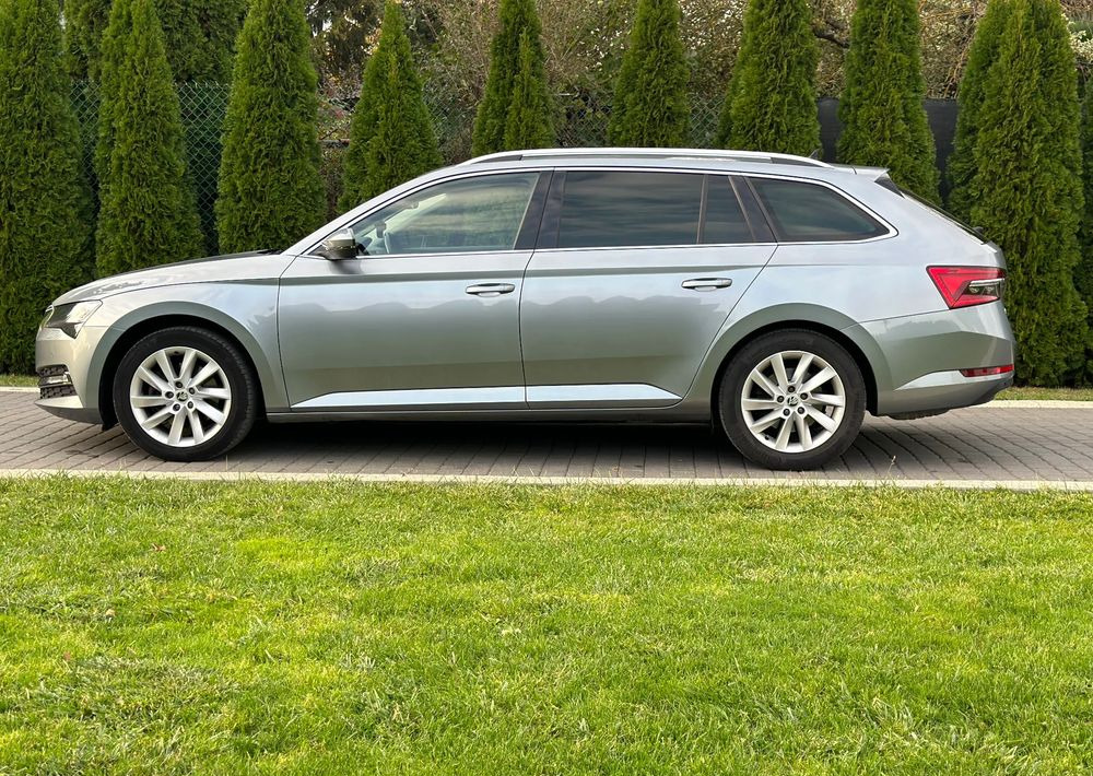 Skoda Superb 2.0 TDI SCR Style DSG - Xe wagon: hình 4 Skoda Superb 2.0 TDI SCR Style DSG - Xe wagon: hình 4