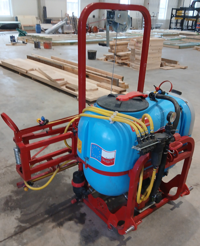 P329/2  - Máy xịt gắn trên máy cày: hình 3 P329/2  - Máy xịt gắn trên máy cày: hình 3