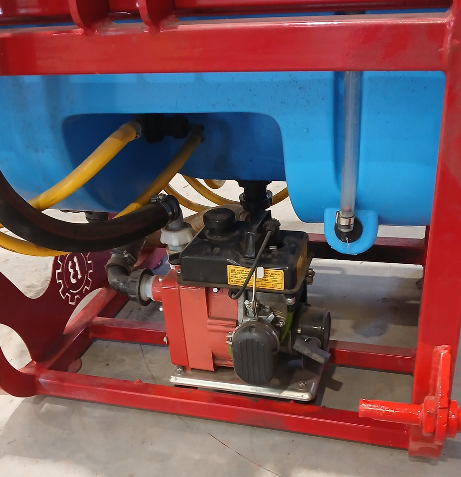 P329/2  - Máy xịt gắn trên máy cày: hình 5 P329/2  - Máy xịt gắn trên máy cày: hình 5