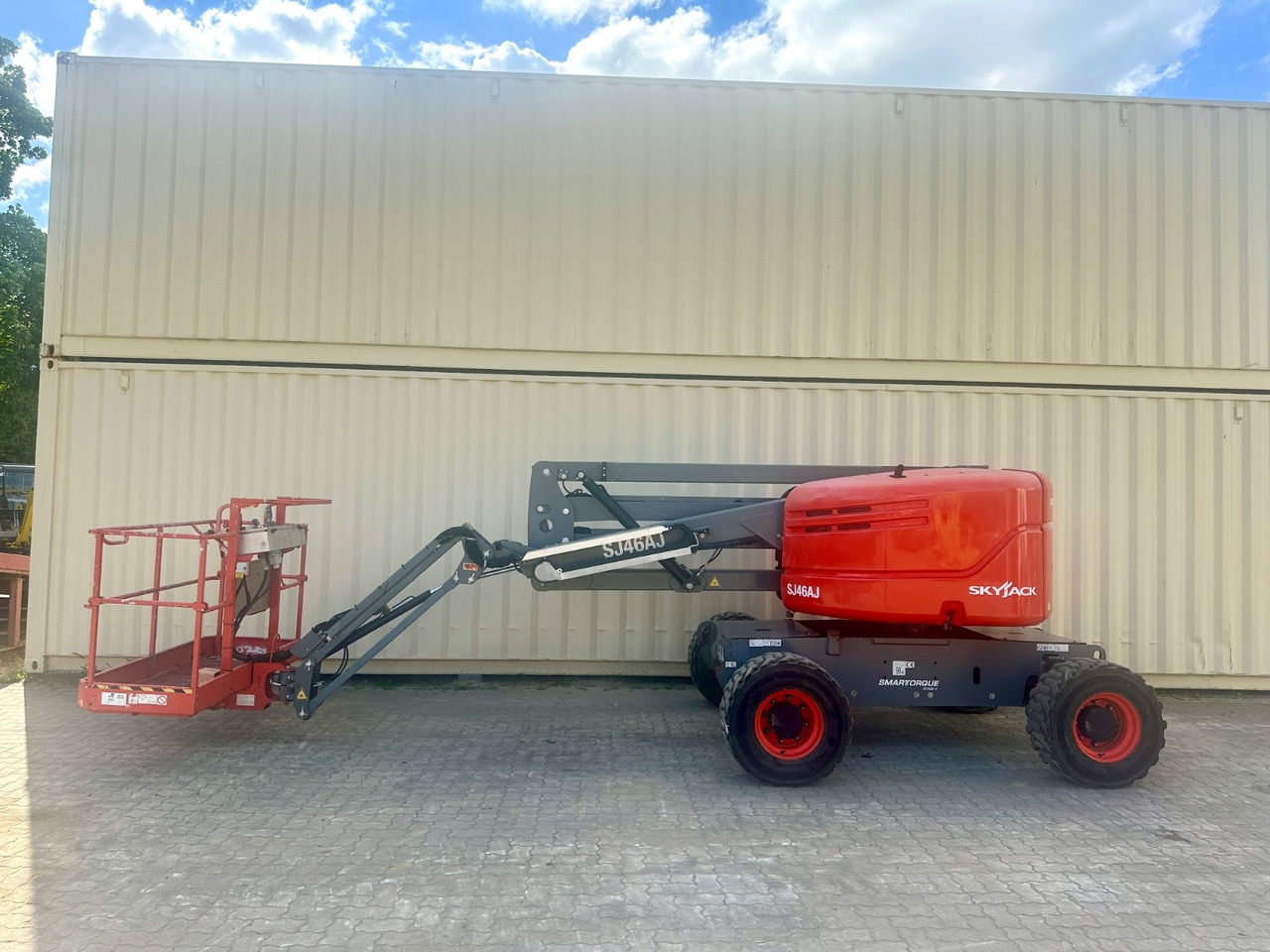 Skyjack SJ46AJ 4x4 Diesel / 636 H / 16 Meter - Nền bục trên không gắn trên xe tải: hình 5 Skyjack SJ46AJ 4x4 Diesel / 636 H / 16 Meter - Nền bục trên không gắn trên xe tải: hình 5