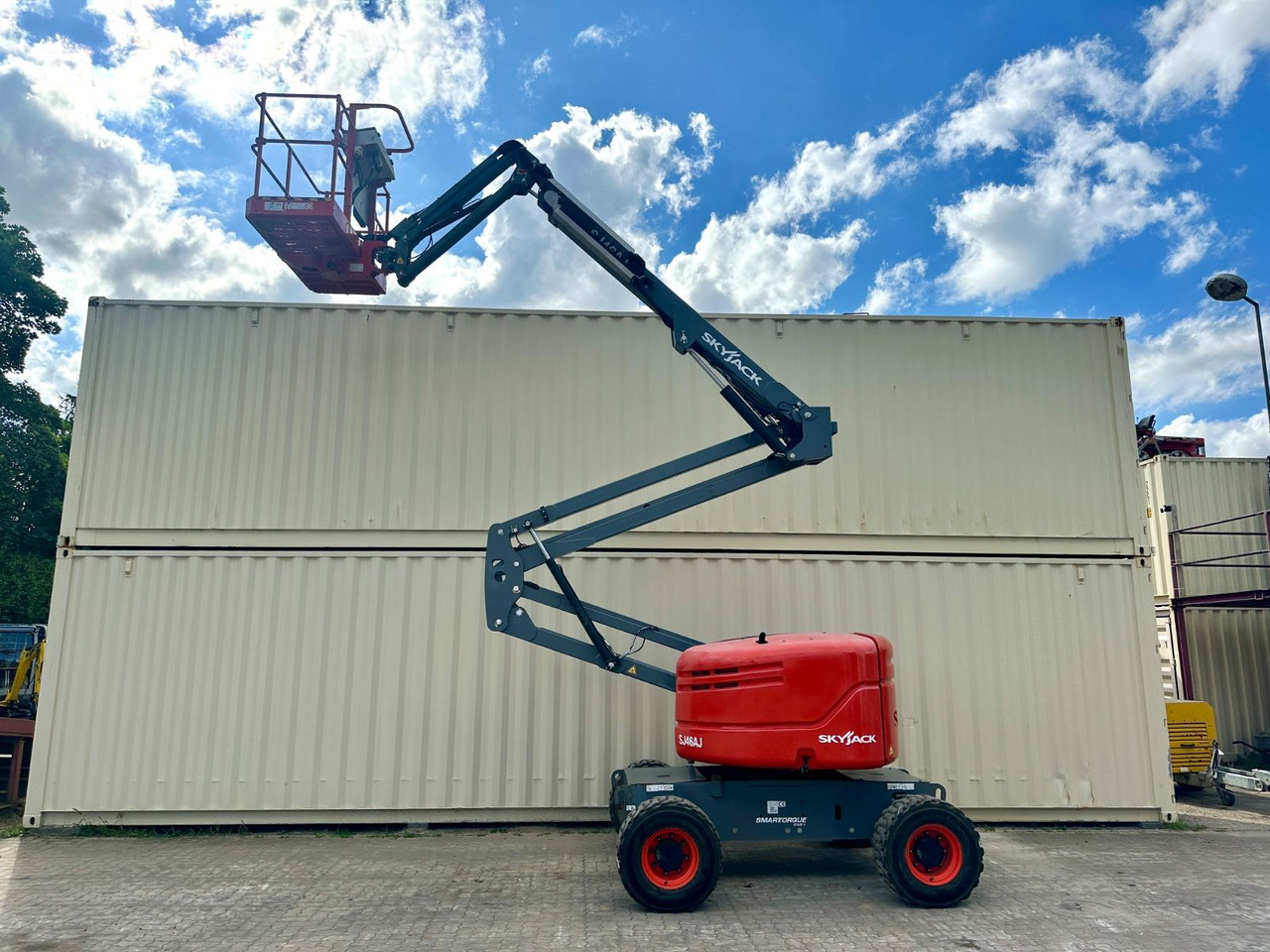 Skyjack SJ46AJ 4x4 Diesel / 636 H / 16 Meter - Nền bục trên không gắn trên xe tải: hình 1 Skyjack SJ46AJ 4x4 Diesel / 636 H / 16 Meter - Nền bục trên không gắn trên xe tải: hình 1