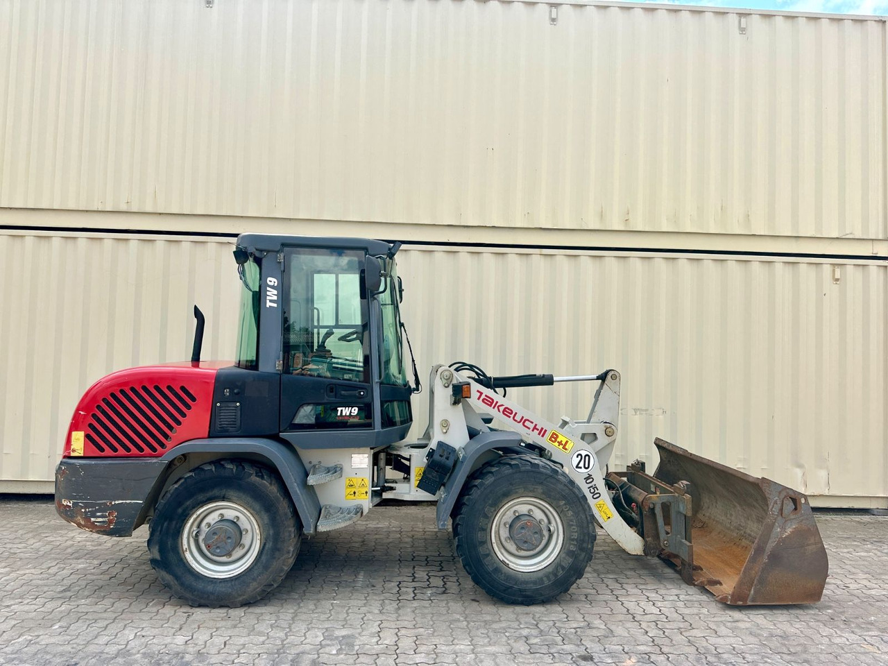 Takeuchi TW9 /4.800 KG /Deutsche Maschine /Gabel+Schaufel - Máy xúc lật bánh lốp: hình 4 Takeuchi TW9 /4.800 KG /Deutsche Maschine /Gabel+Schaufel - Máy xúc lật bánh lốp: hình 4
