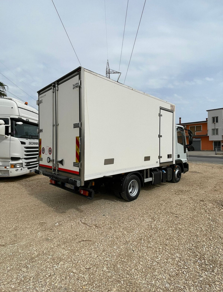 IVECO EUROCARGO 75E18 - Xe tải đông lạnh: hình 2 IVECO EUROCARGO 75E18 - Xe tải đông lạnh: hình 2