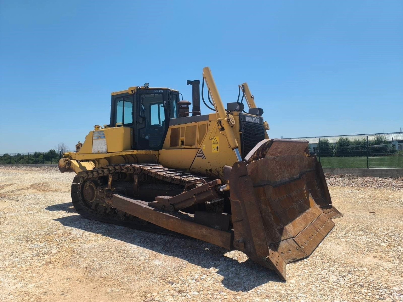 Komatsu D155AX-6 - Máy ủi: hình 1 Komatsu D155AX-6 - Máy ủi: hình 1