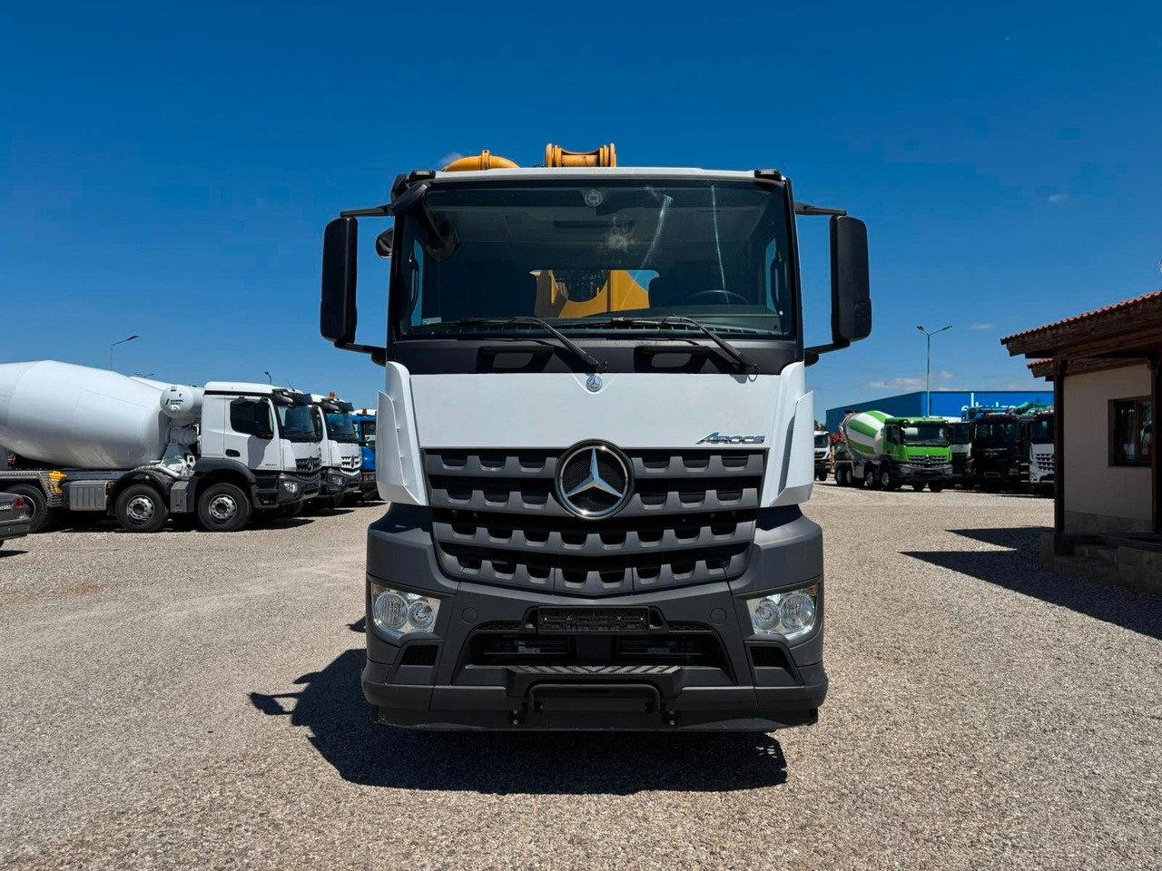 Mercedes-Benz AROCS 4442 SCHWING S43SX - Xe bơm bê tông: hình 2 Mercedes-Benz AROCS 4442 SCHWING S43SX - Xe bơm bê tông: hình 2