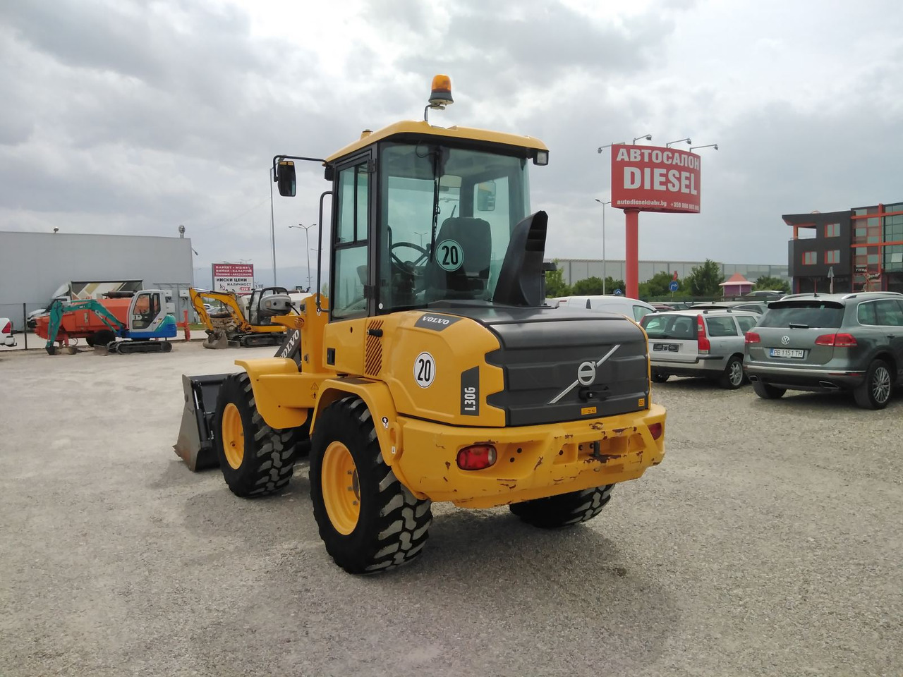VOLVO L30G - Máy xúc lật bánh lốp: hình 5 VOLVO L30G - Máy xúc lật bánh lốp: hình 5