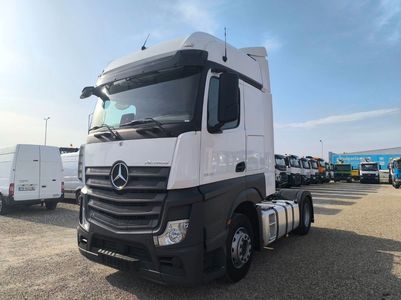 Mercedes-Benz Actros 1845 - Xe đầu kéo: hình 3 Mercedes-Benz Actros 1845 - Xe đầu kéo: hình 3