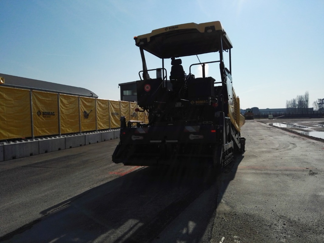 BOMAG IT BF 600 P-2 S500 Stage IV/Tier 4f - Máy lát nhựa đường: hình 3 BOMAG IT BF 600 P-2 S500 Stage IV/Tier 4f - Máy lát nhựa đường: hình 3