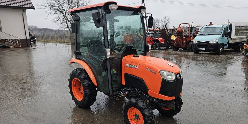 Ciągnik Kubota B2650 4x4 klima 26 KM hydrostat - Máy cày: hình 4 Ciągnik Kubota B2650 4x4 klima 26 KM hydrostat - Máy cày: hình 4