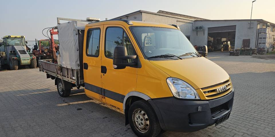 Iveco Daily 35S14 HDS 830 kg doka dubel brygadówka - Xe tải nhỏ phẳng: hình 4 Iveco Daily 35S14 HDS 830 kg doka dubel brygadówka - Xe tải nhỏ phẳng: hình 4
