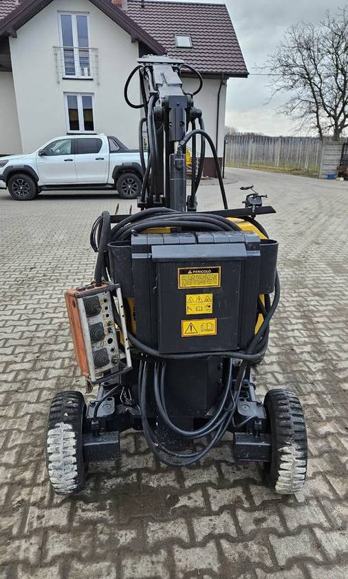 Robot wyburzeniowy Brokk 80 młot - Máy móc xây dựng: hình 4 Robot wyburzeniowy Brokk 80 młot - Máy móc xây dựng: hình 4
