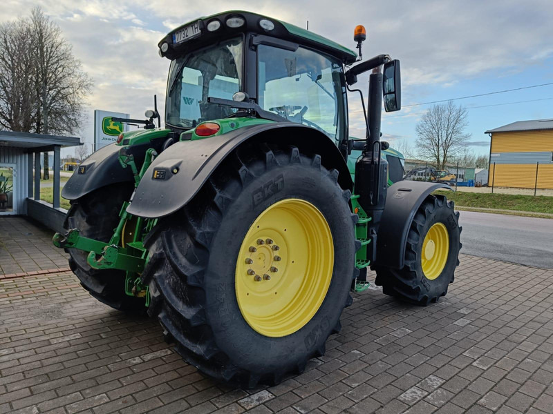 John Deere 6215R - Máy cày: hình 3 John Deere 6215R - Máy cày: hình 3