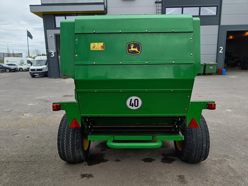 John Deere 623N - Máy đóng kiện tròn: hình 3 John Deere 623N - Máy đóng kiện tròn: hình 3