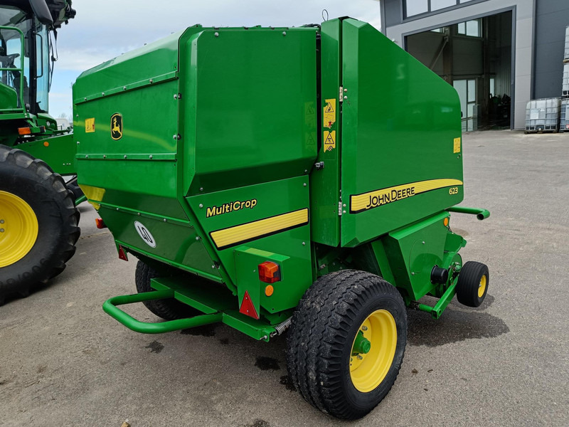 John Deere 623N - Máy đóng kiện tròn: hình 4 John Deere 623N - Máy đóng kiện tròn: hình 4