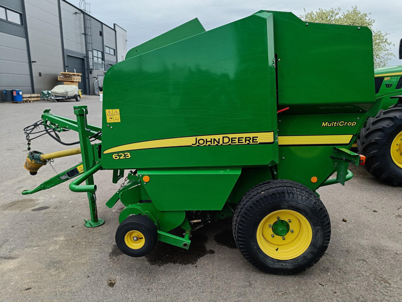 John Deere 623N - Máy đóng kiện tròn: hình 1 John Deere 623N - Máy đóng kiện tròn: hình 1
