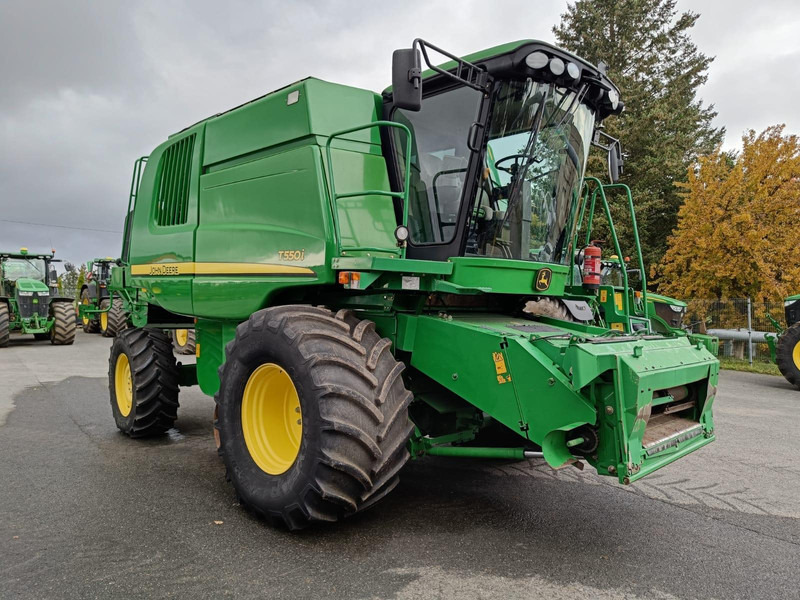 John Deere T550 - Máy gặt đập: hình 1 John Deere T550 - Máy gặt đập: hình 1