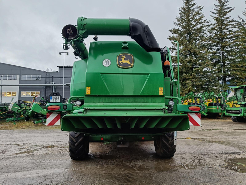 John Deere T670i - Máy gặt đập: hình 4 John Deere T670i - Máy gặt đập: hình 4