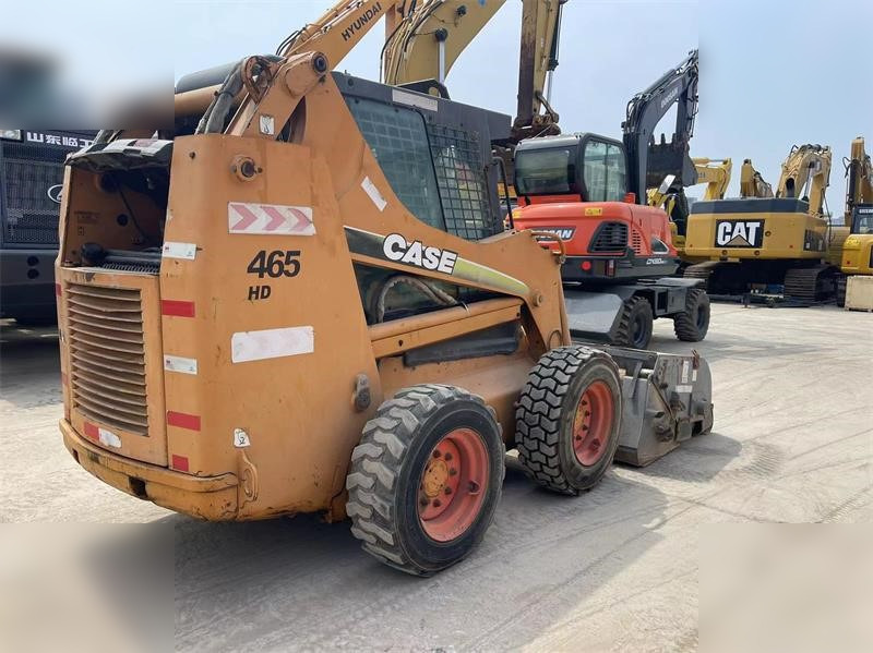 CASE 85XT - Máy xúc lật đa năng: hình 2 CASE 85XT - Máy xúc lật đa năng: hình 2