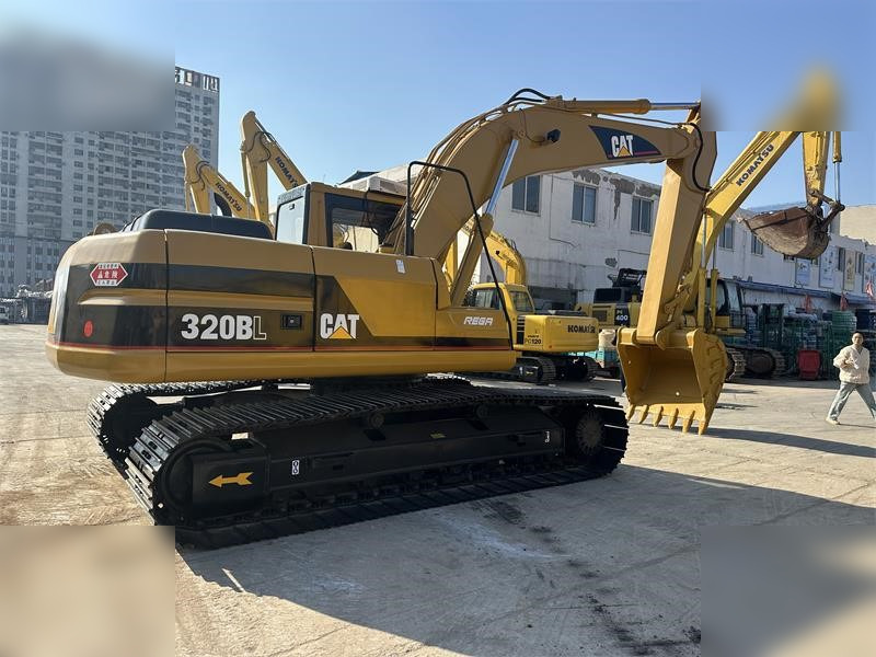 CATERPILLAR 320BL - Máy xúc bánh xích: hình 3 CATERPILLAR 320BL - Máy xúc bánh xích: hình 3