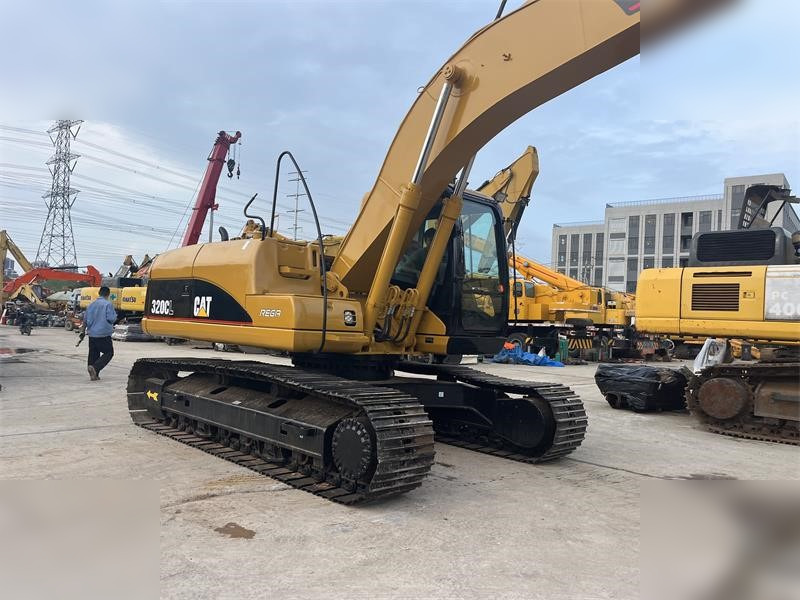 CATERPILLAR 320CL - Máy xúc bánh xích: hình 3 CATERPILLAR 320CL - Máy xúc bánh xích: hình 3