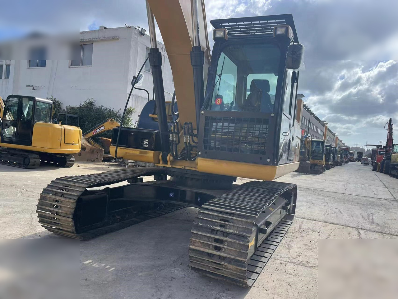CATERPILLAR 320D - Máy xúc bánh xích: hình 3 CATERPILLAR 320D - Máy xúc bánh xích: hình 3