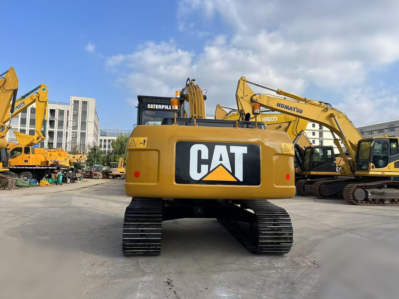 CATERPILLAR 320D - Máy xúc bánh xích: hình 4 CATERPILLAR 320D - Máy xúc bánh xích: hình 4