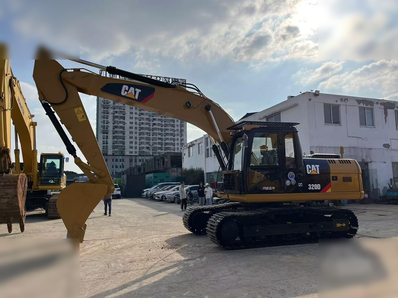 CATERPILLAR 320D - Máy xúc bánh xích: hình 3 CATERPILLAR 320D - Máy xúc bánh xích: hình 3