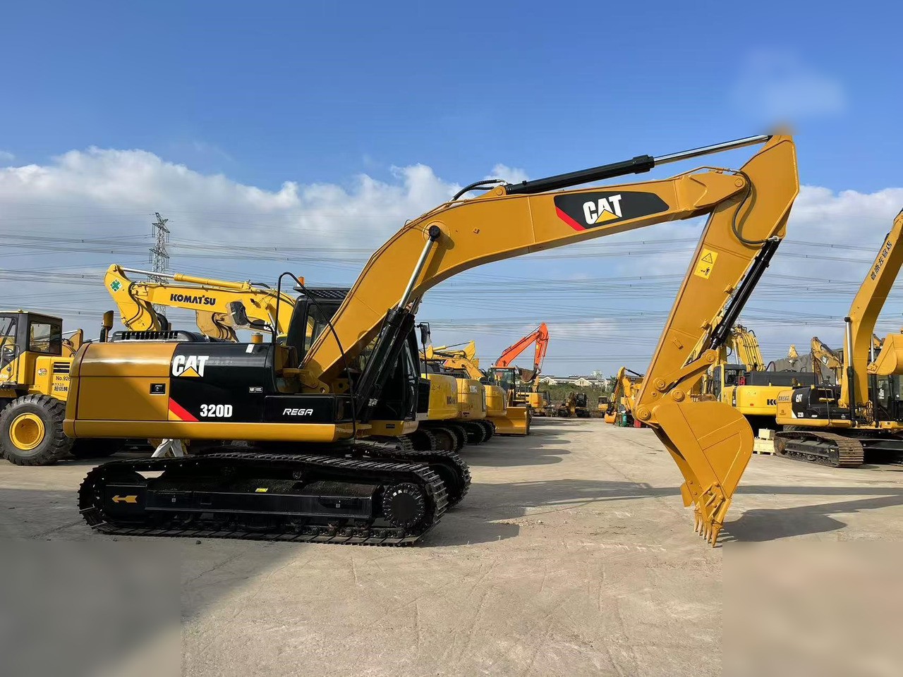 CATERPILLAR 320D - Máy xúc bánh xích: hình 1 CATERPILLAR 320D - Máy xúc bánh xích: hình 1