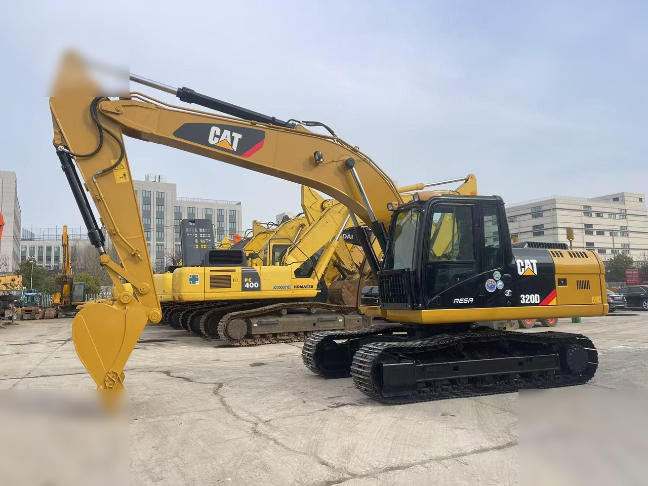 CATERPILLAR 320D - Máy xúc bánh xích: hình 1 CATERPILLAR 320D - Máy xúc bánh xích: hình 1