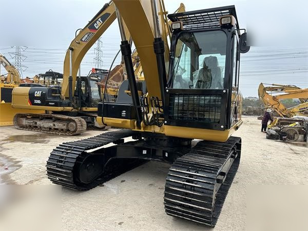 CATERPILLAR 320D2 - Máy xúc bánh xích: hình 5 CATERPILLAR 320D2 - Máy xúc bánh xích: hình 5