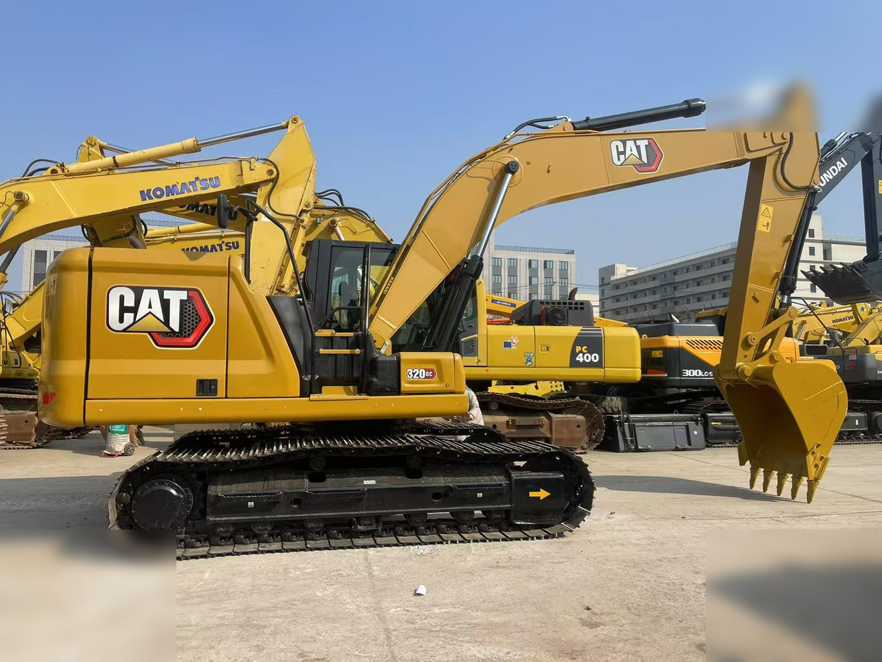 CATERPILLAR 320GC - Máy xúc bánh xích: hình 3 CATERPILLAR 320GC - Máy xúc bánh xích: hình 3