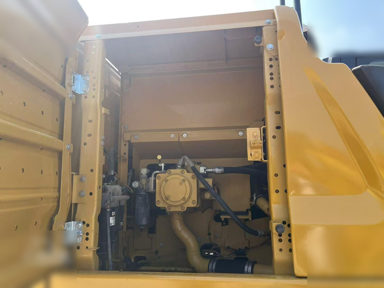 CATERPILLAR 320GC - Máy xúc bánh xích: hình 5 CATERPILLAR 320GC - Máy xúc bánh xích: hình 5