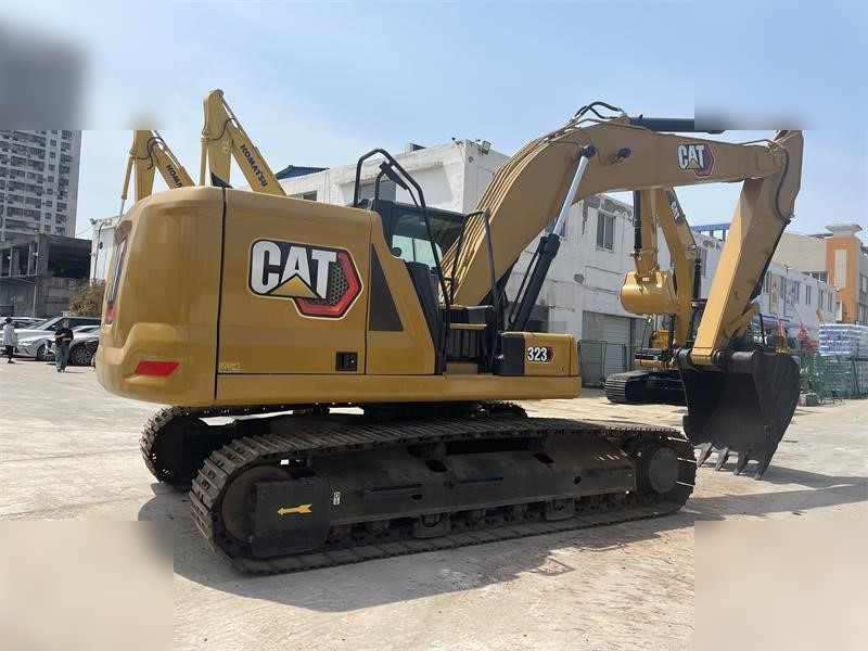 CATERPILLAR 323 - Máy xúc bánh xích: hình 2 CATERPILLAR 323 - Máy xúc bánh xích: hình 2