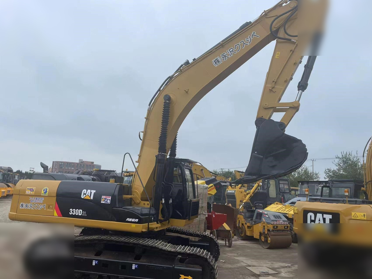 CATERPILLAR 330D2 - Máy xúc bánh xích: hình 1 CATERPILLAR 330D2 - Máy xúc bánh xích: hình 1