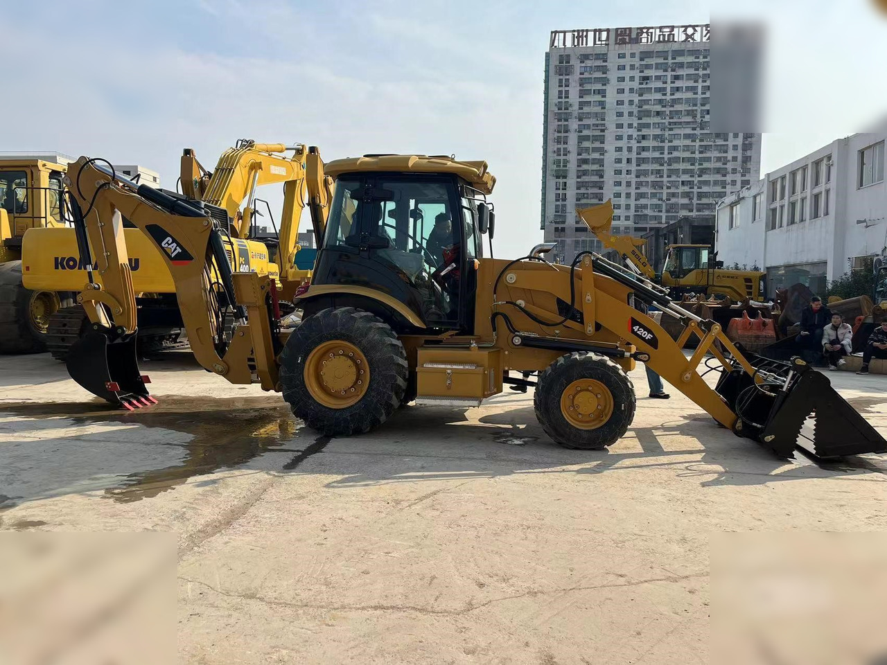 CATERPILLAR 420F - Máy xúc trước múc sau: hình 2 CATERPILLAR 420F - Máy xúc trước múc sau: hình 2