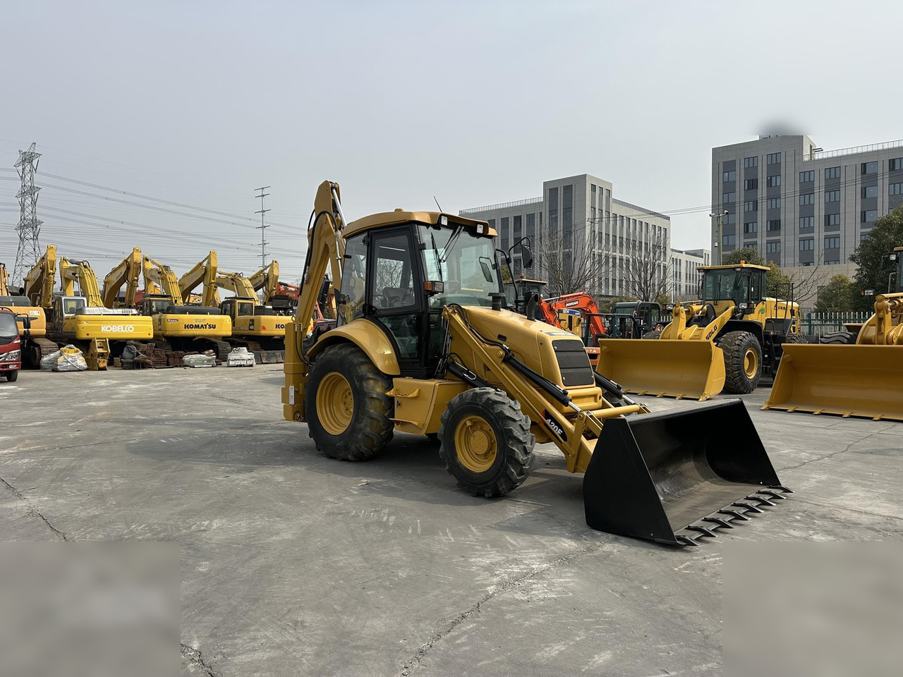 CATERPILLAR 420F - Máy xúc trước múc sau: hình 3 CATERPILLAR 420F - Máy xúc trước múc sau: hình 3