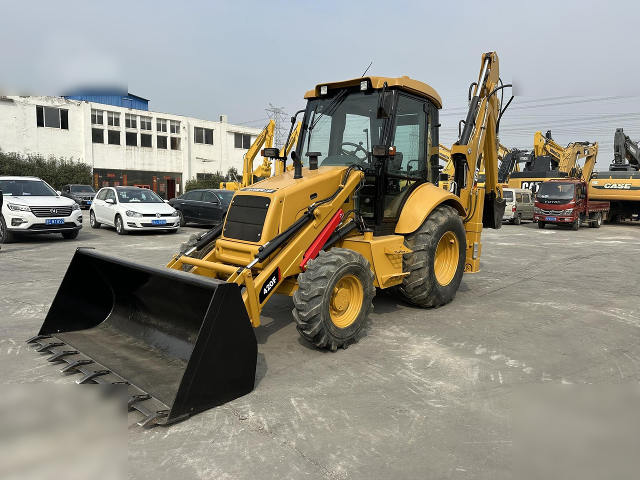 CATERPILLAR 420F - Máy xúc trước múc sau: hình 2 CATERPILLAR 420F - Máy xúc trước múc sau: hình 2